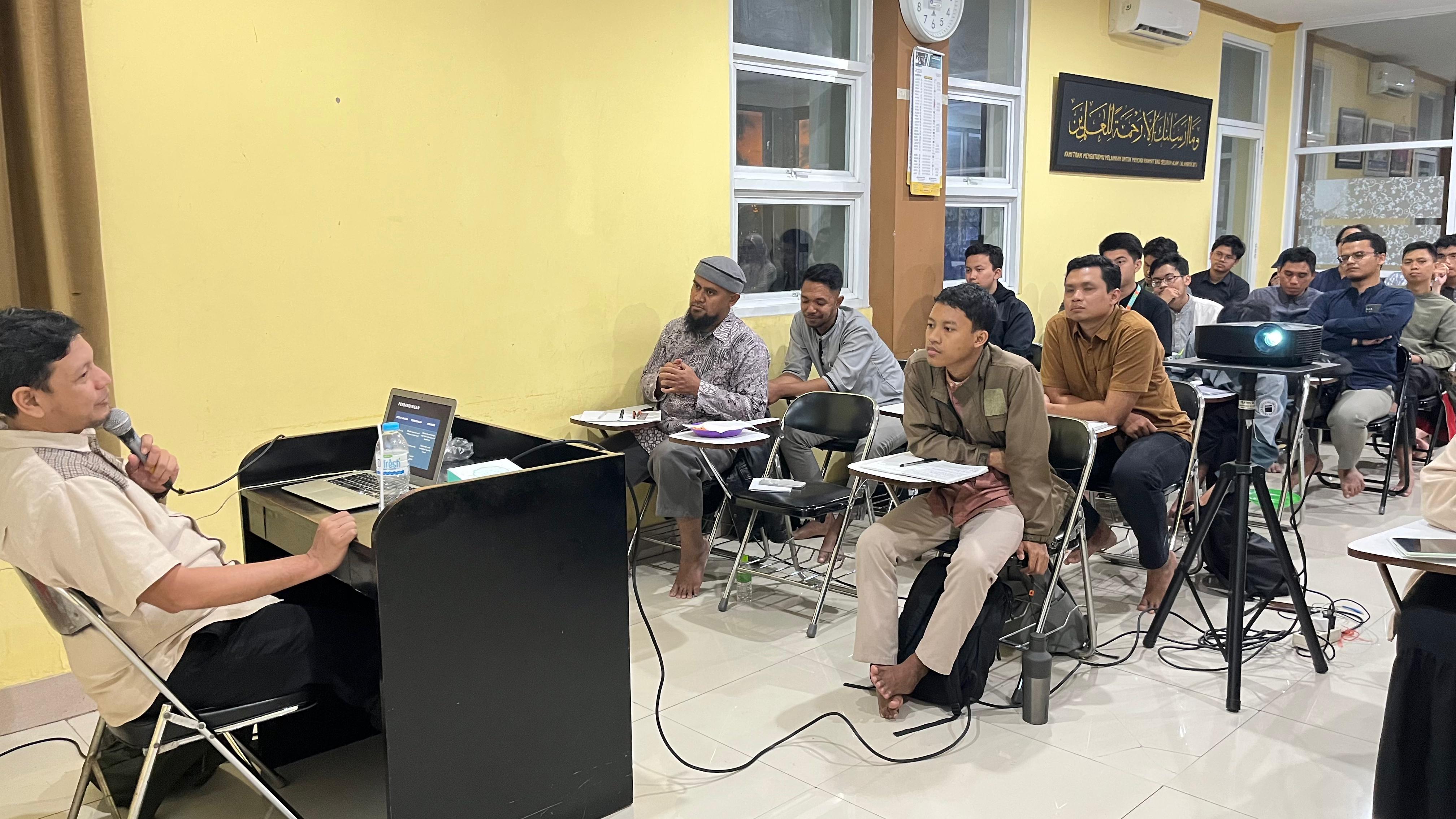 Dr. Akmal Sjafril: Serangan Pemikiran Disebar Melalui Kata-Kata